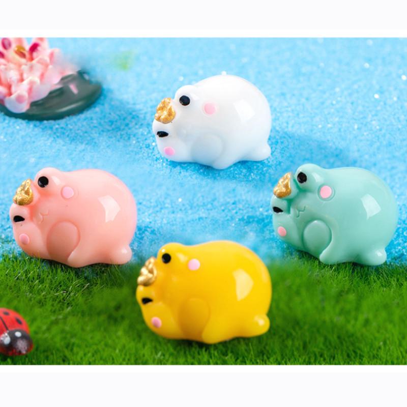 Charming Resin Crowned Frog Figurine For Miniature Moss Gardens And Table Decor