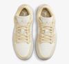 FN3722-701 Nike Air Jordan 1 Low SE Team Gold (Da donna)
