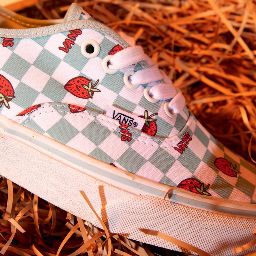 Vans Authentic Wallpaper Checkerboard Strawberry Print Durable Breathable Low Top Canvas Shoes Unisex Sneakers Green White VN0A5KS9LTB