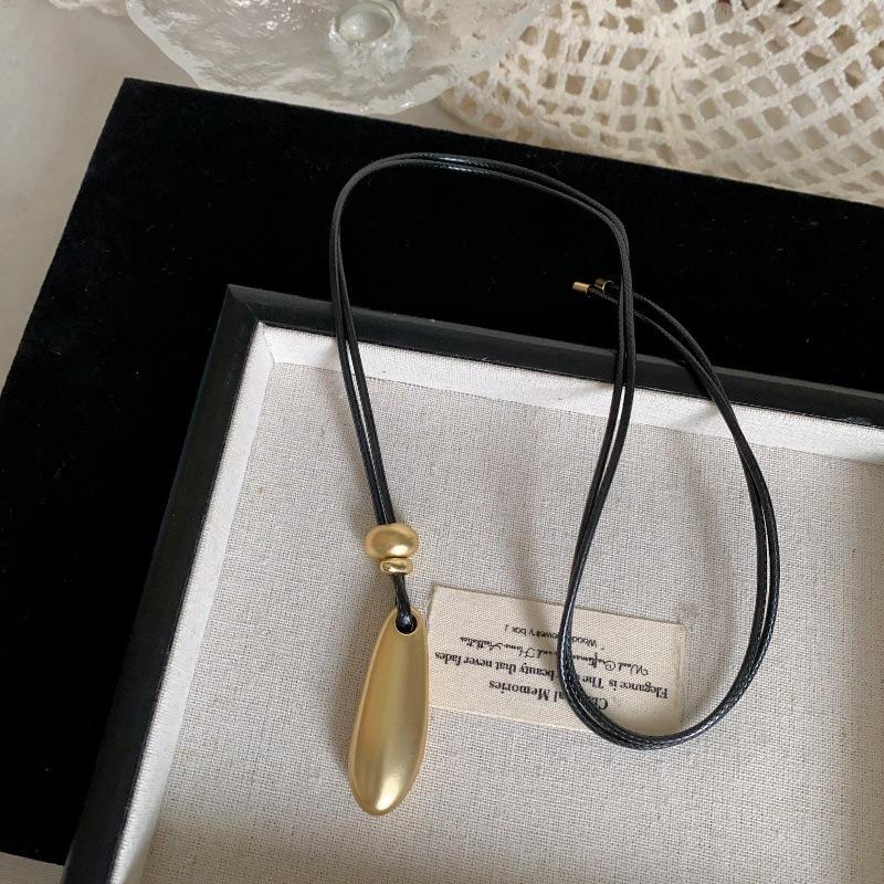 

New Metal Long Water Drop Pendant Necklace for Women Girls Long Sweater Leather Rope Chain Fashion Jewelry Gifts