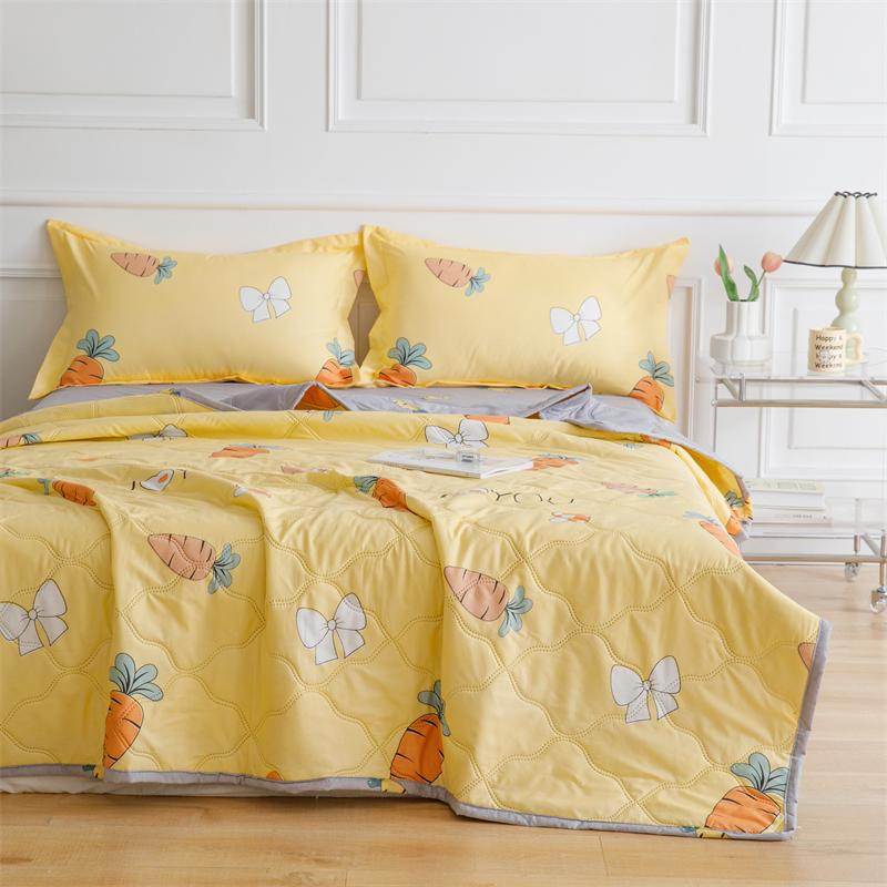 Daisy Printed Quilted Summer Quilt Soft Breathable Single Double Blanket Washable Thin Comforter with Pillowcase