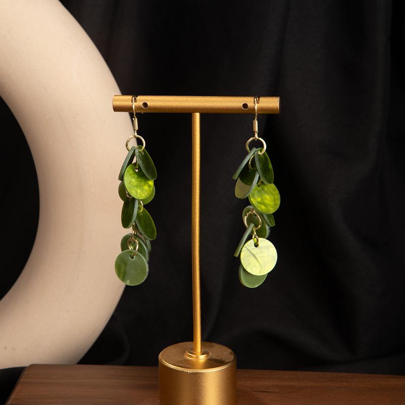 Flower Temperament Fringed Earrings Round Shell Fringed Leisure Vacation Style Earrings Atmospheric Light Luxury High-End Earrings
