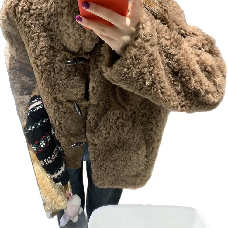 High-End Women's Retro Lambswool Coat: Stylish, Leather-Fur, Casual, Thick for Autumn/Winter