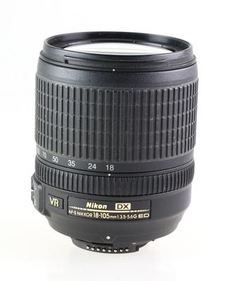 Nikon Standardní zoom objektiv DX NIKKOR ED VR exkluzivně pro formát Nikon DX AF-S 18–105 mm f/3,5–5,6G