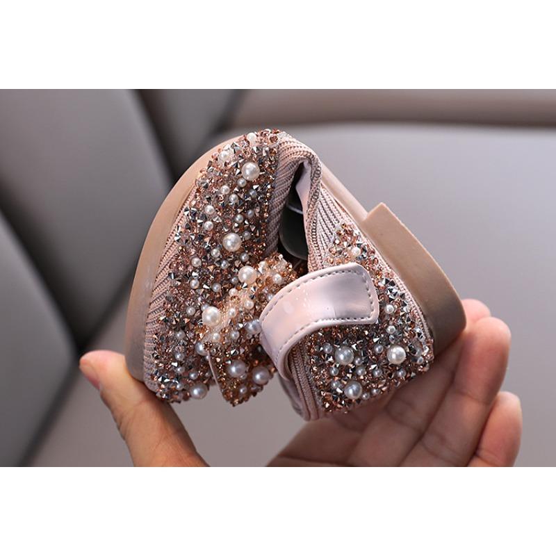 Zapatos sencillos para niñas, nuevos modelos casuales de primavera y otoño con lazo de pedrería, ideales para baile y espectáculos infantiles de tamaño pequeño a mediano.