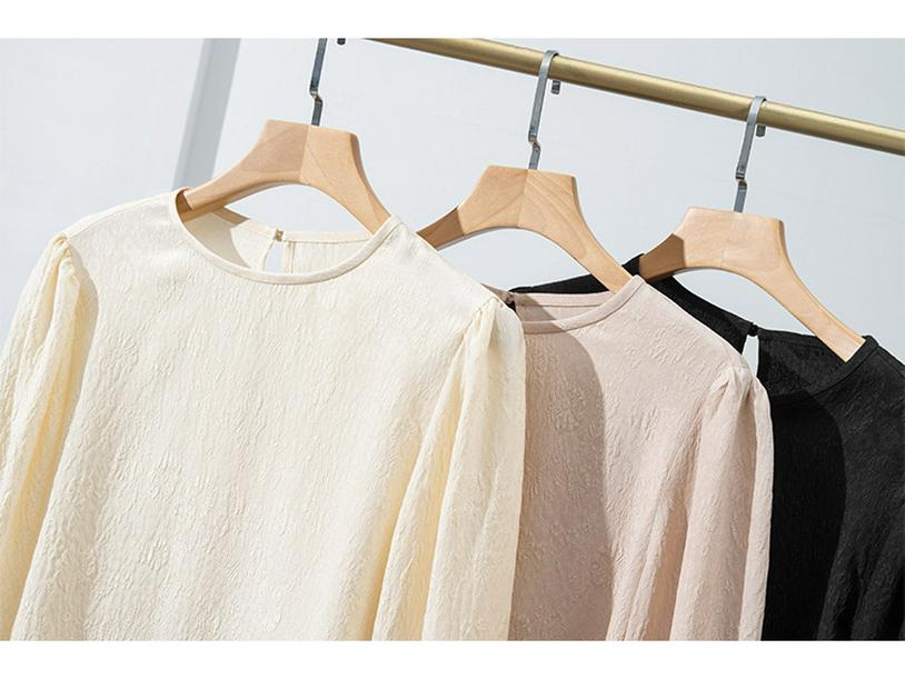 Women's Luxury Jacquard Mulberry Silk Long Sleeve Slimming T-Shirt