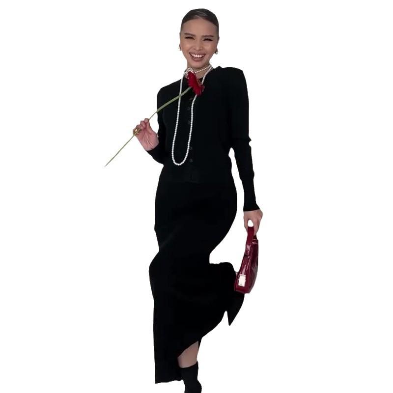 2024 Autumn Women's Solid Color Slim-Fit Knitted Top & Skirt Set