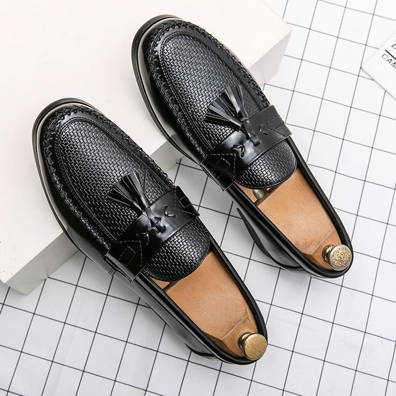 Fashion Luxury Brand Tassel Loafers Brown Slip-on Comfortable Men Leather Shoes High Quality Casual Shoes Fashion Designer Men Moccasin