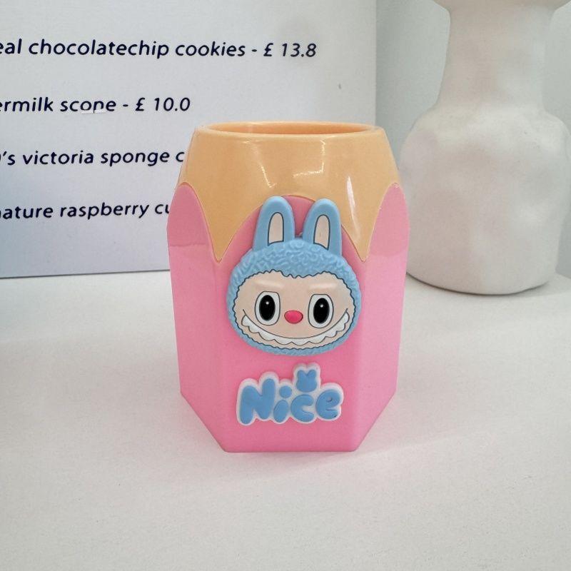 

Детский мультяшный держатель для ручек Лабубу, студенческий письменный стол, креативный органайзер для канцелярских товаров большой вместимости розовый