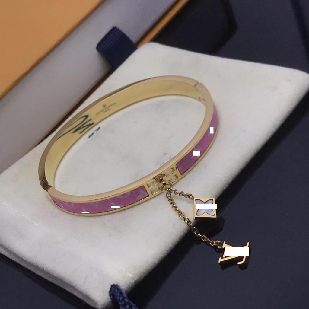 Cross-border L Four-Leaf Clover Leather Bracelet with Pink Leather, Small Padlock, and Tassel for Couples