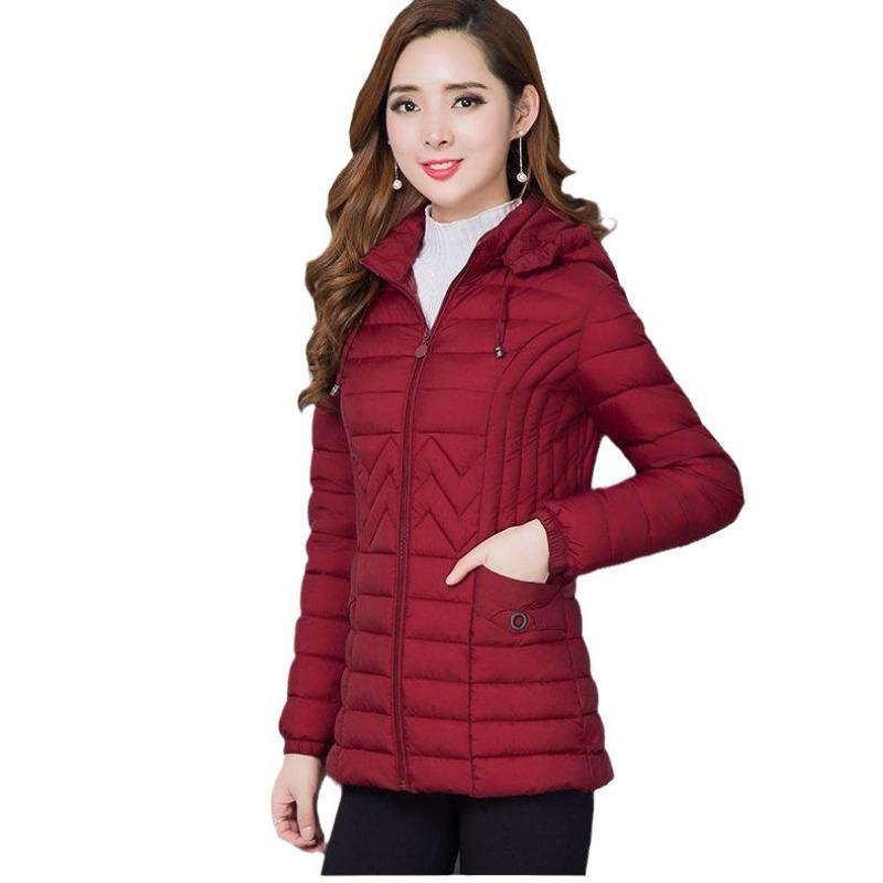 Winter Neue Baumwollgepolsterte Damen Kurze Koreanische Version Schlank geschnitten Große Größe Baumwollgepolsterte Jacke