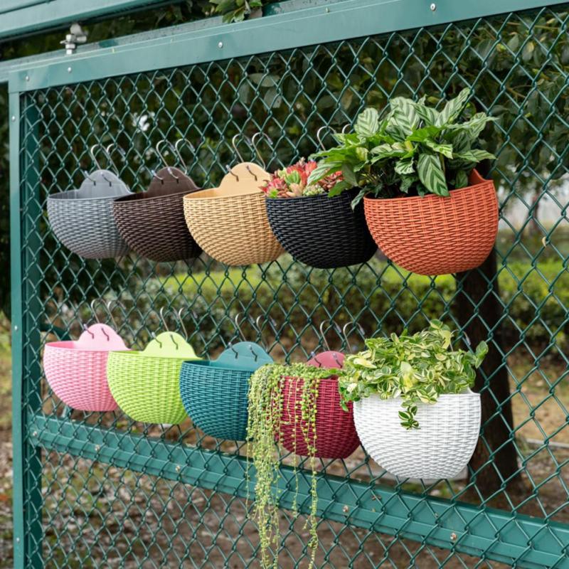 Flower Pot with Hooks Exquisite Wall-Mounted Plastic Wall Hanging Basket Flowerpot for Outdoor Garden Balcony Planter Bucket Home Decor New