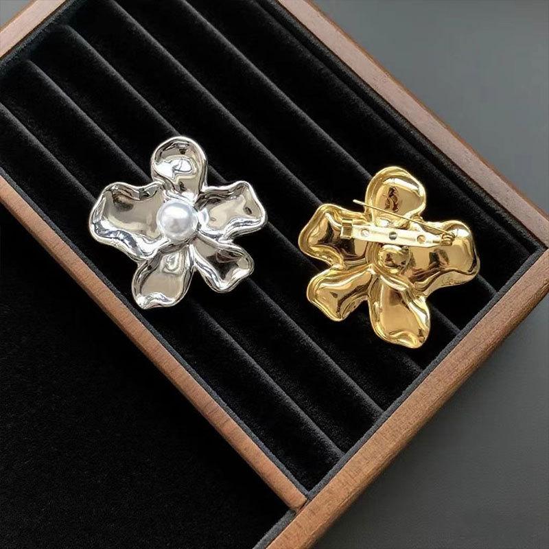Light Luxury High-End Sense Retro Versatile Pin Suit Corsage Stainless Steel Pearl Flower Brooch High-End Coat Accessories