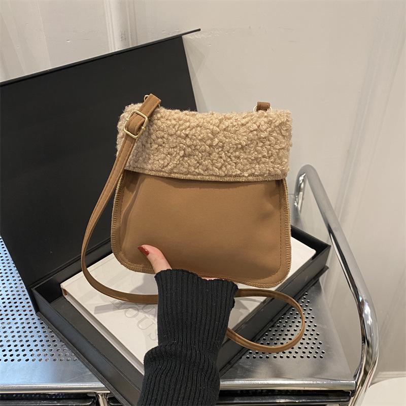

Autumn and winter soft waxy imitation deerskin suede small bag 2025 new Maillard lamb wool mobile phone bag retro oblique span bag хаки