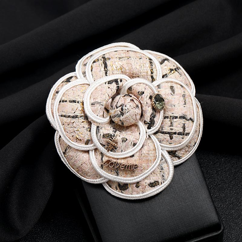Large High-end Classic Black and White Floral Camellia Corsage Retro Temperament Flower Brooch Jacket Fabric Pin