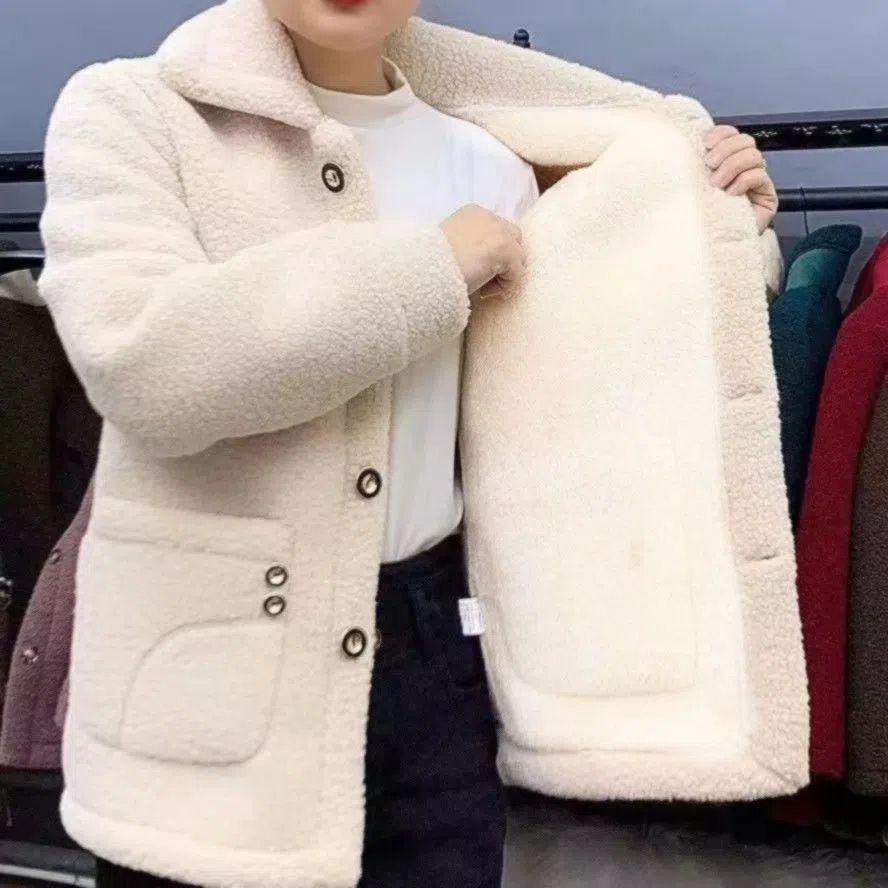 2025 Stylish Plus Velvet Imitation Lambswool Fur Coat for Women: Thickened, Mid-Length Outerwear, Warm and Cozy Design for Mothers.