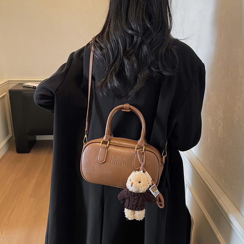 Maillard Retro Women's Bowling Bag: Versatile, Fashionable Autumn/Winter Handbag for Single Shoulder or Crossbody Use.