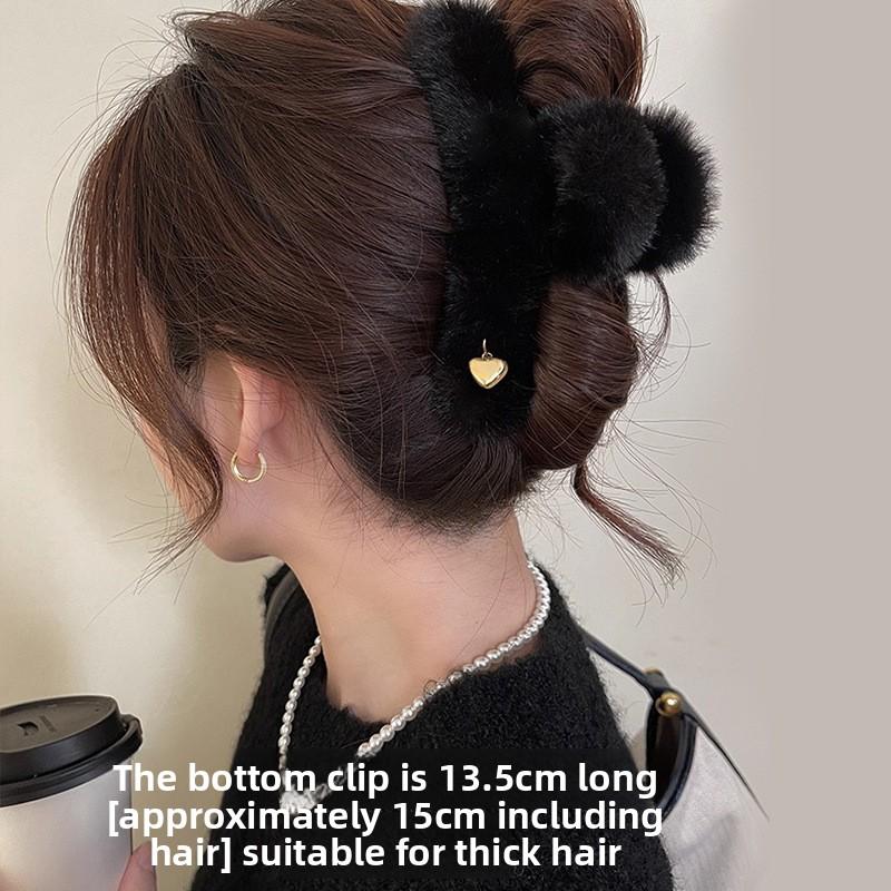 Large Plush Hair Claw Autumn/Winter 2026 New Women's Hair Accessories High-End Feel Shark Claw Hairpin Fashionable Hair Accessor