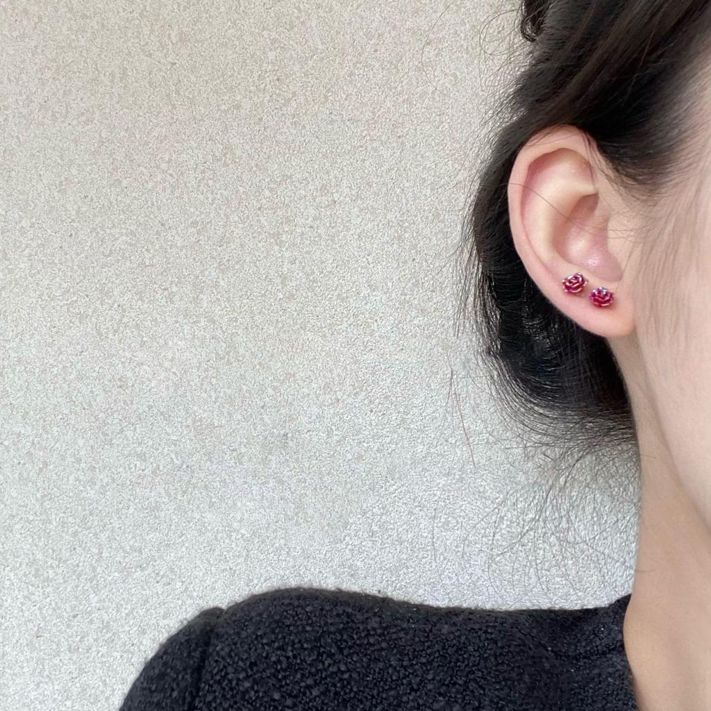 Korean Niche Petite Rose Stud Earrings - Simple, Retro Design, 2023 Trend