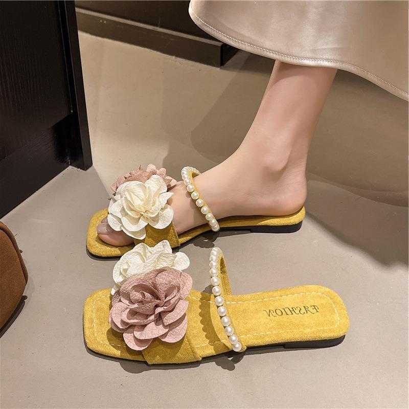 Flat-bottomed cool slippers for women's summer wear, new with skirts, seaside beach vacation flip-flops