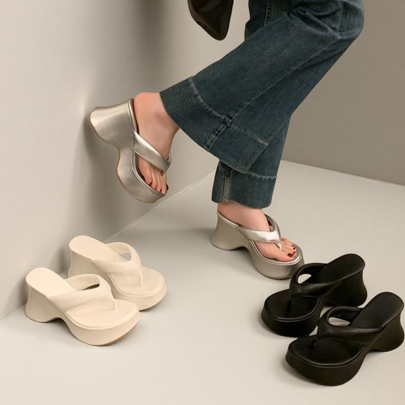 

Thick-soled slippers Children wear new transparent heel cool slippers in summer 34