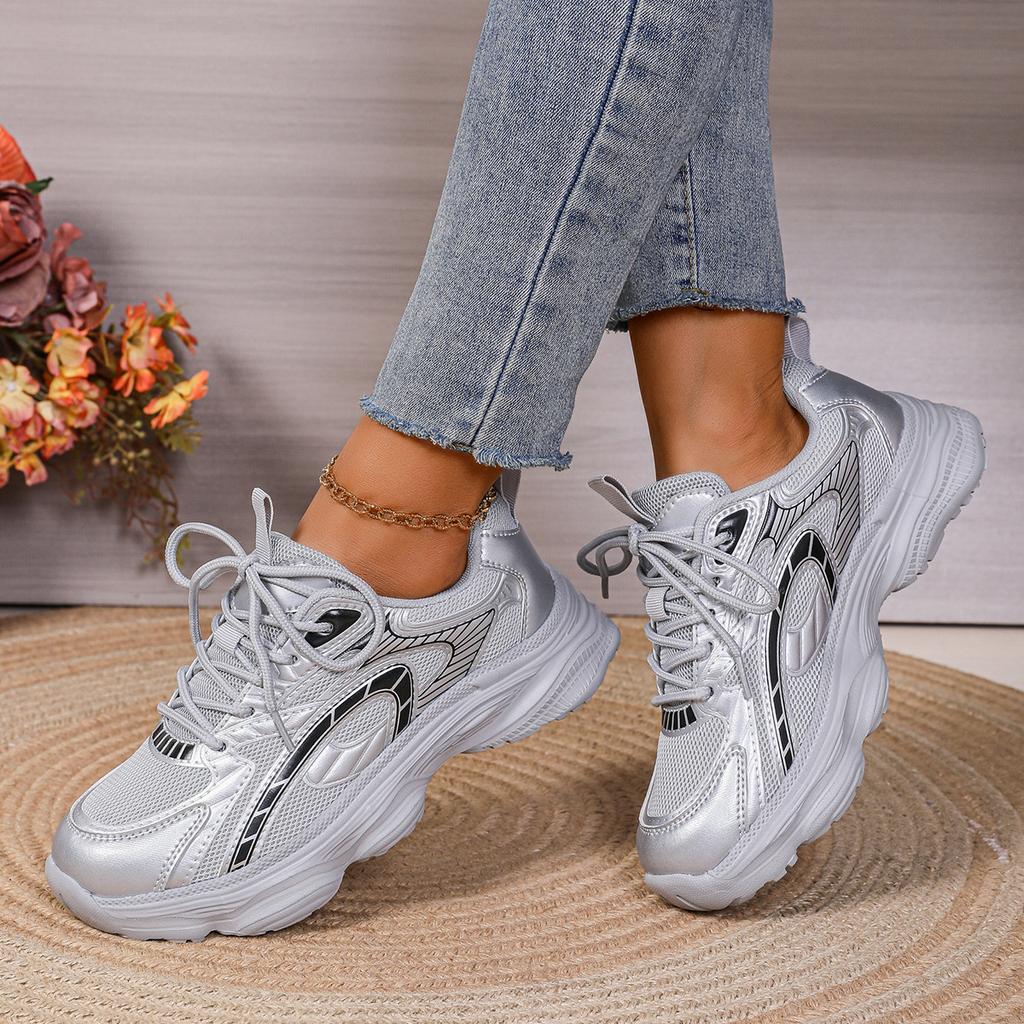 Four Seasons new breathable mesh thick sole inner height increase small sports leisure silver dad shoes