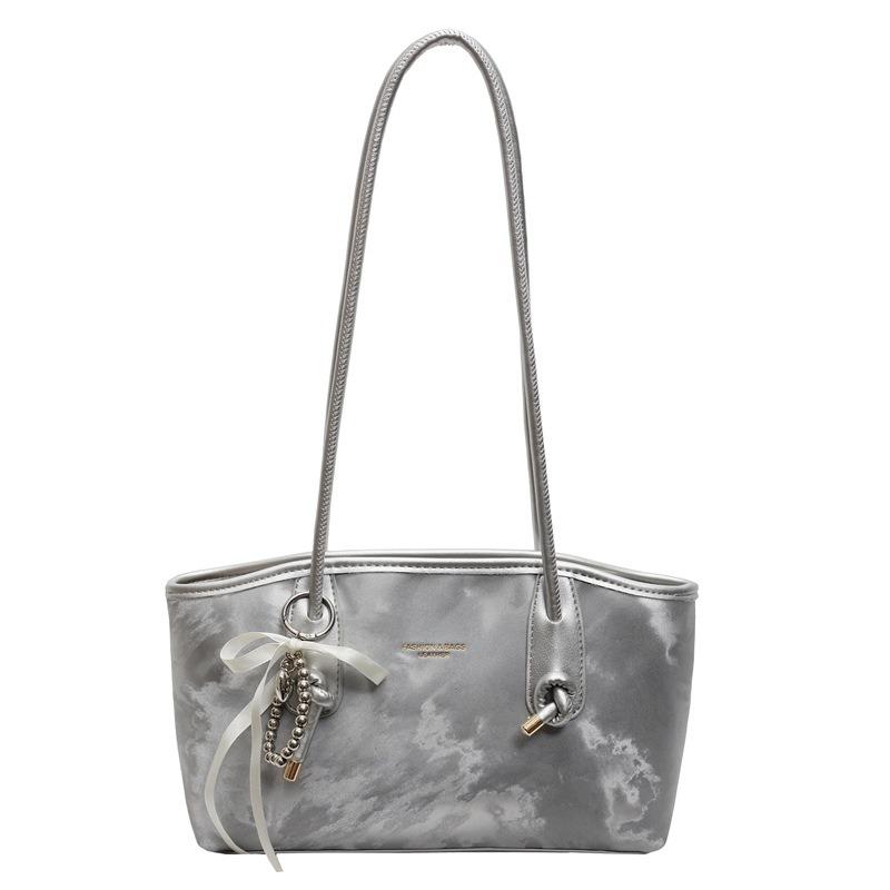 High-end underarm bag women's spring and summer new fashion trendy shoulder bag niche commuter tote bag