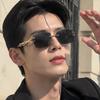 New square sunglasses leopard temple design sunglasses show a small face outdoor posing sunscreen glasses