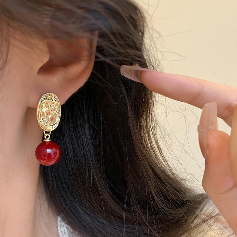 Medieval Style Ankola Red Portrait Pendant Earrings – Elegant Retro Earrings for Women