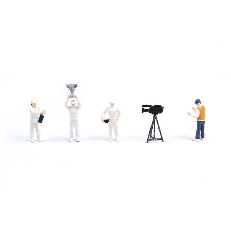 Race Medal 164 The Playing Field 2 Figure Scenario Model Set For Matchbox Tomy With High-quality Resin Material