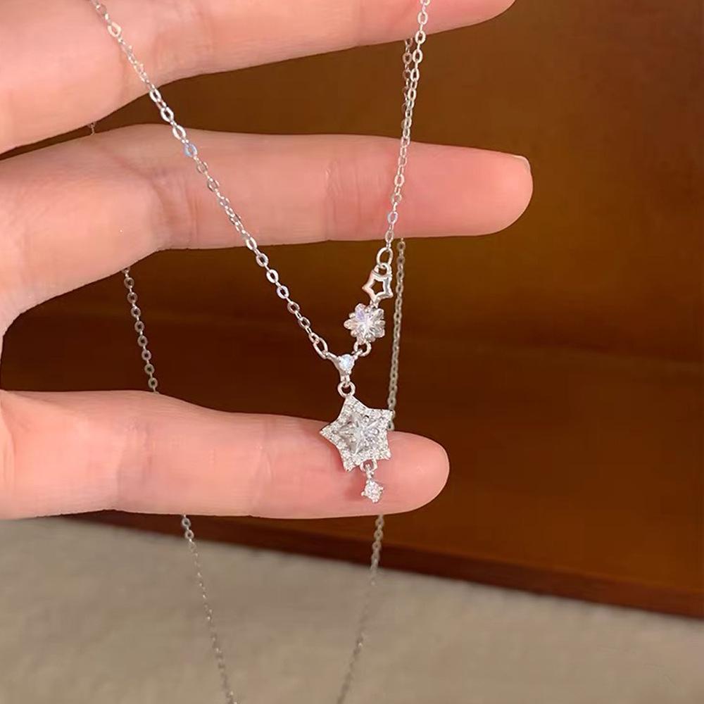 Sterling Silver Diamond Star Necklace for Women - Elegant and Fashionable Clavicle Chain