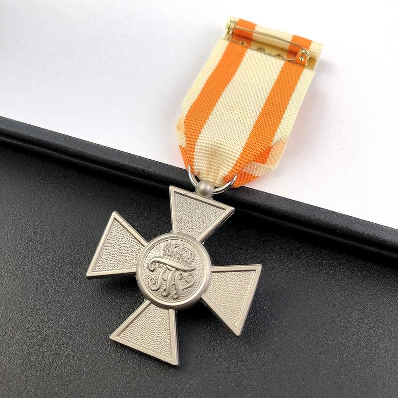 Odznaka Krzyża Niemieckiego, Medal Orła Czerwonego IV klasy, Zagraniczny Medal Pamiątkowy, Akcesoria Wojenne, Medal Związku Radzieckiego, Prezent świąteczny, Wypełniacze do pończoch