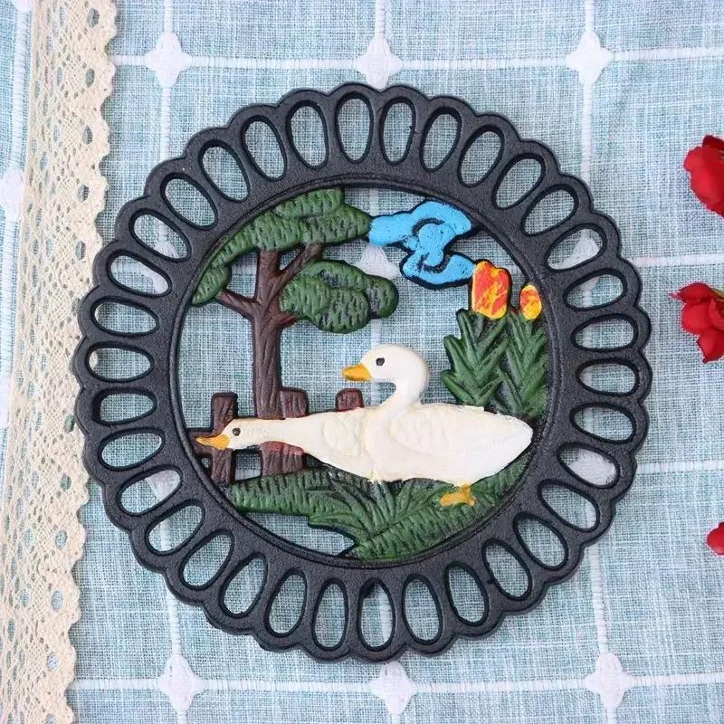 Cadre Isolant Rooster Rétro Peint en Fonte Tasses Casseroles Bols Assiettes Tapis de Repas Ronds Décoration de Cuisine Maison Ornements Artisanaux