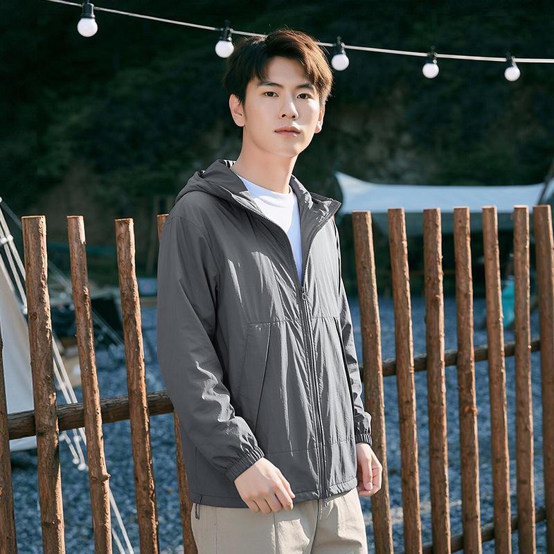 Men's cool ice silk sunscreen clothing summer UV protection loose casual hooded light breathable outdoor sunscreen clothing