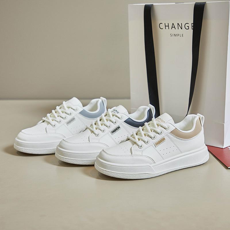 Casual Flat Sneakers for Women Skateboarding Shoes Outdoor Lightweight Non-slip Lace Up Running Shoes Faux Leather Walking Sport Shoes Womens Sneaker
