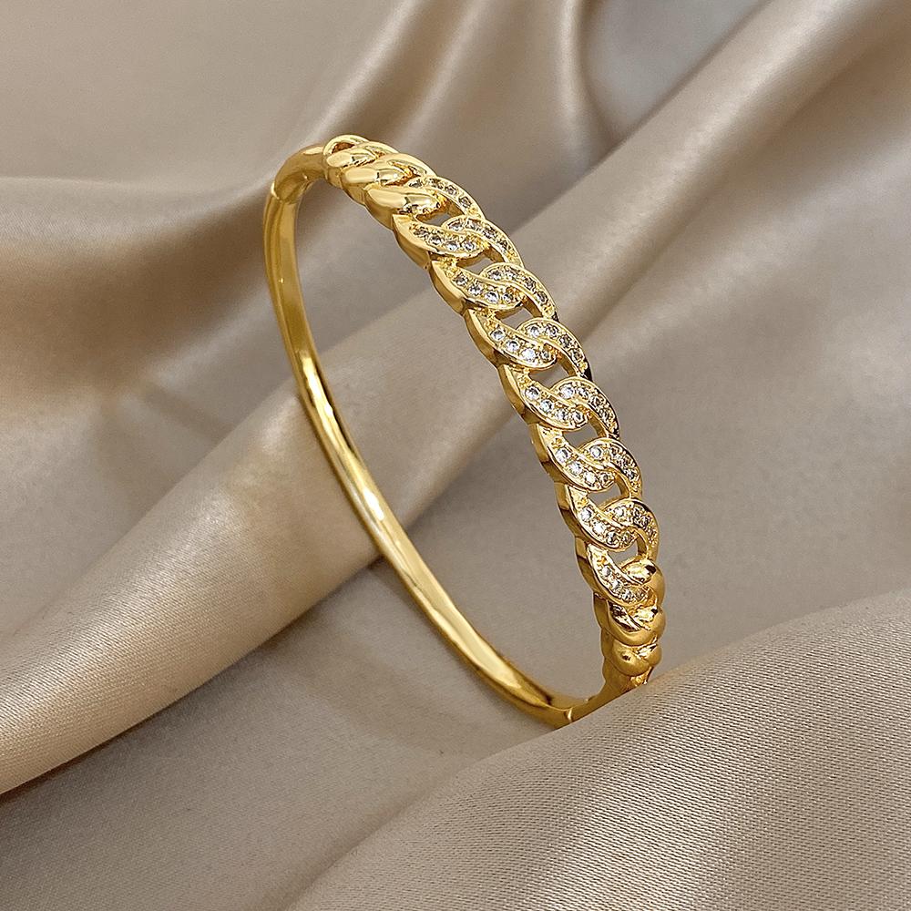 Luxury Sparkling Zircon Gold Plated Bracelet for Women Minimalist Hollow Geometry Round Bangle Bracelet Party Jewelry Gift