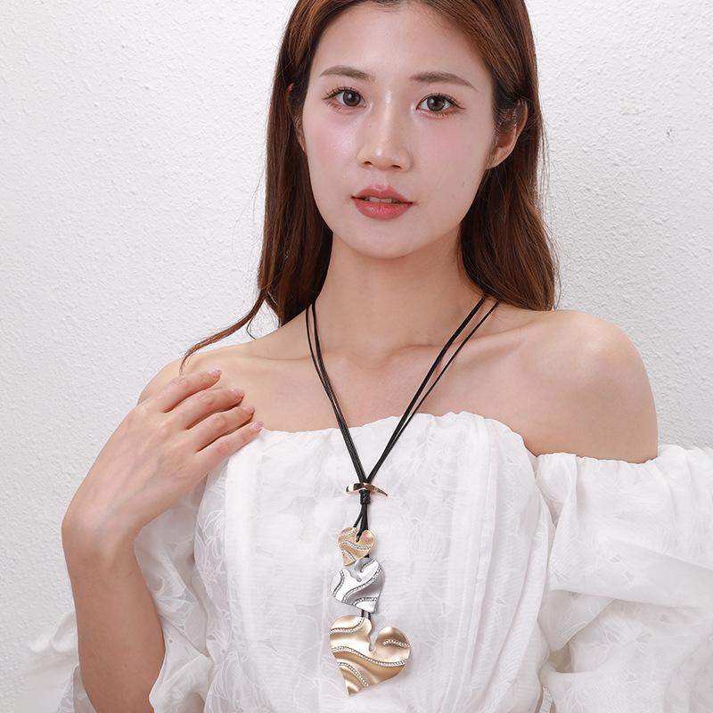 Long Sweater Chain Love Diamond Retro Ladies Fashion Pendant Necklace