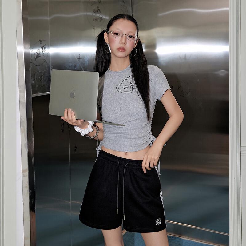 

UNIFREE Women s American Style Cropped Short Sleeve T-Shirt M