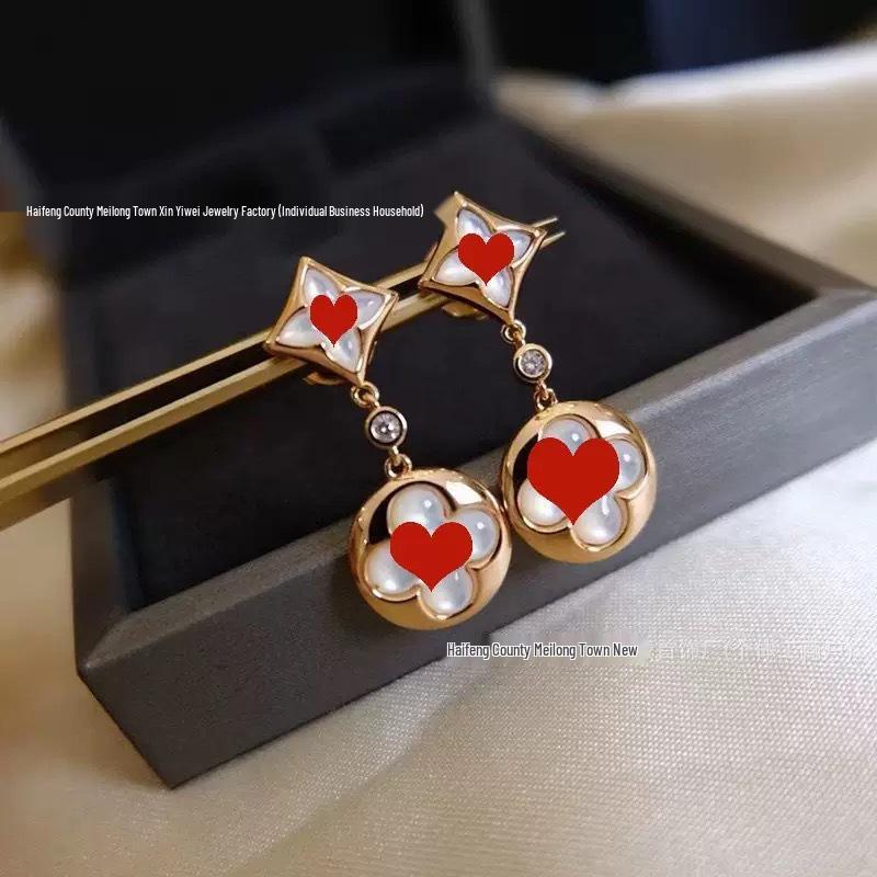 Európai és Amerikai Négylevelű Lóhere Gyémánt és Gyöngyház Karkötő