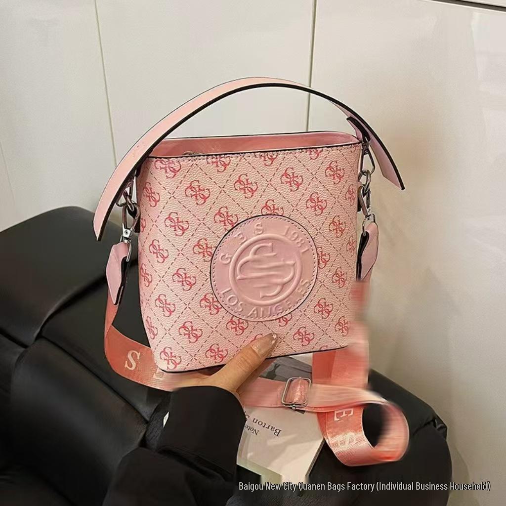 Трендовая европейская и американская плечевая сумка с принтом букв розовый