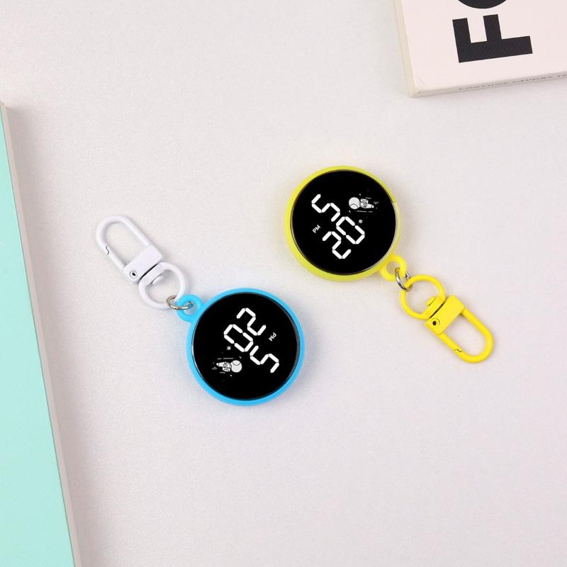 Porte-clés Montre Dessin Animé Étanche Lumineux Affichage Numérique LED Électronique Montre Suspendue Montre de Poche Style Astronaute Horloge