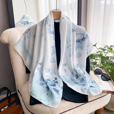 Nejnovější design Luxusní 90cm hedvábný dámský šátek Opalovací krém Foulard Šál Hidžáb Dámské vlasy Hidžáb Zavinovačky Nákrčník Bandana Echarpe