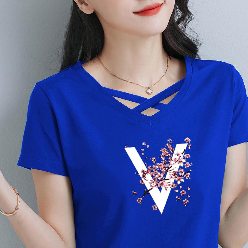 

Женская летняя ажурная хлопковая футболка с V-образным вырезом, короткими рукавами на кулиске, вырезом «сердечко» и принтом на рукавах. XL