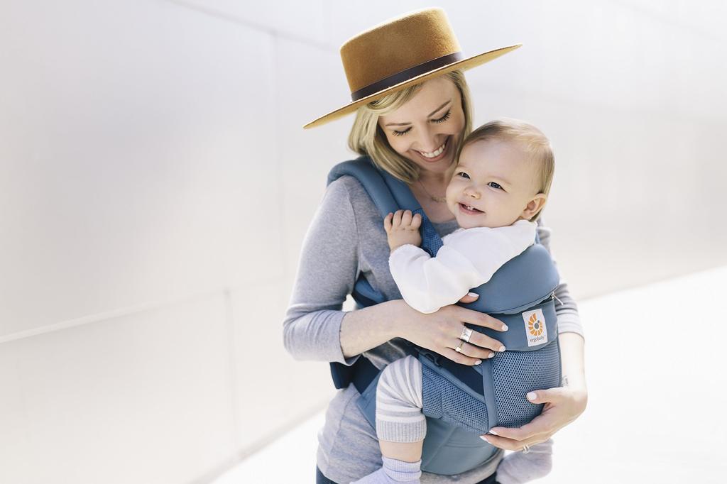 Ergobaby Baby piggyback Japanese genuine product 3D air mesh lightweight baby carrier Blue Cool Air ADAPT CREGBCPEAPOXBLU 1 piece carrier, carrying,