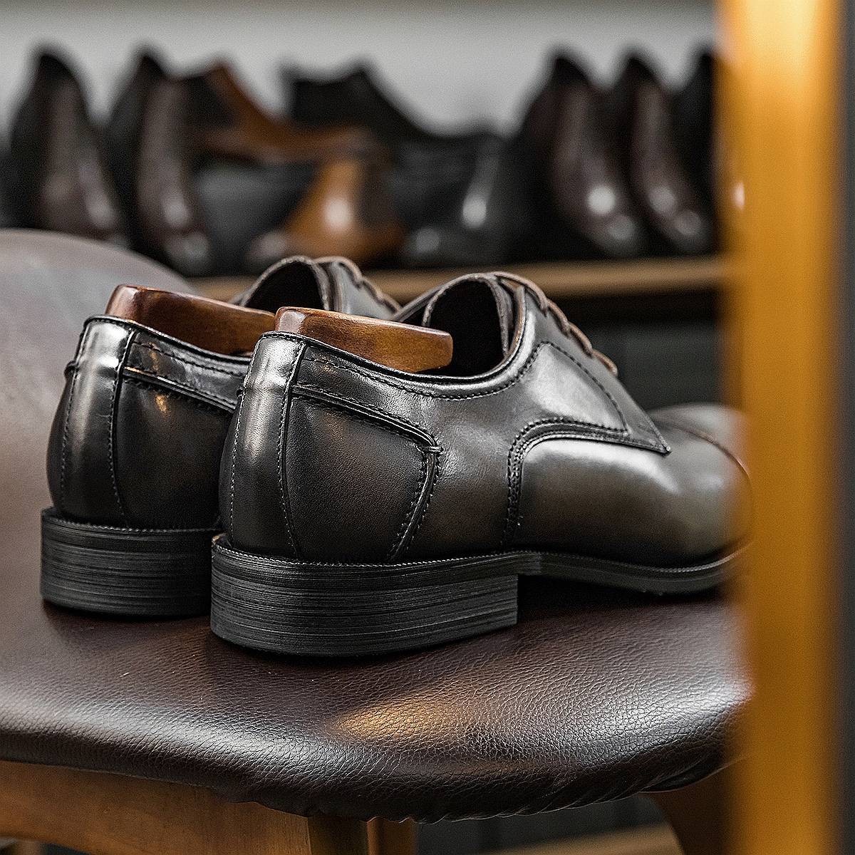 

New British Block men s leather shoes carved men s casual shoes leather shoes 37