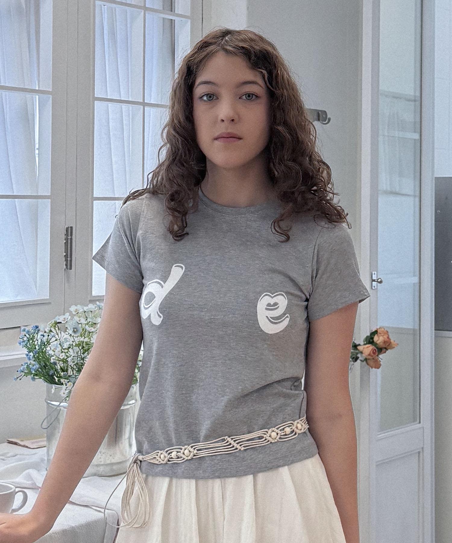 Delaidy D E Logo T-Shirt (Gray)