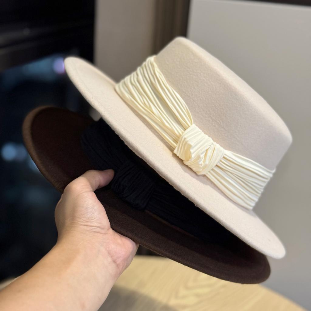 Chapeau haut de forme en laine française à ruban doré pour femmes Automne et Hiver Chaud Luxe Léger Chapeau de jazz Chaud Chapeau de mode rétro français