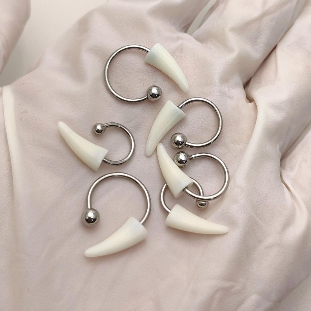 Resin Punk Fangs Lip Rings C Shaped Horseshoe Barbell for Halloween Exaggerated Body Piercing Jewelry Lip Ornament