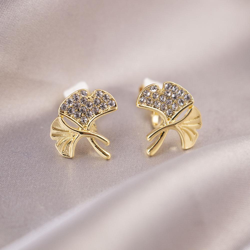 Versatile Light Luxury Ear Clips Without Pierced Ears Daily High-end Triangular Ear Clips Versatile Women's Earrings