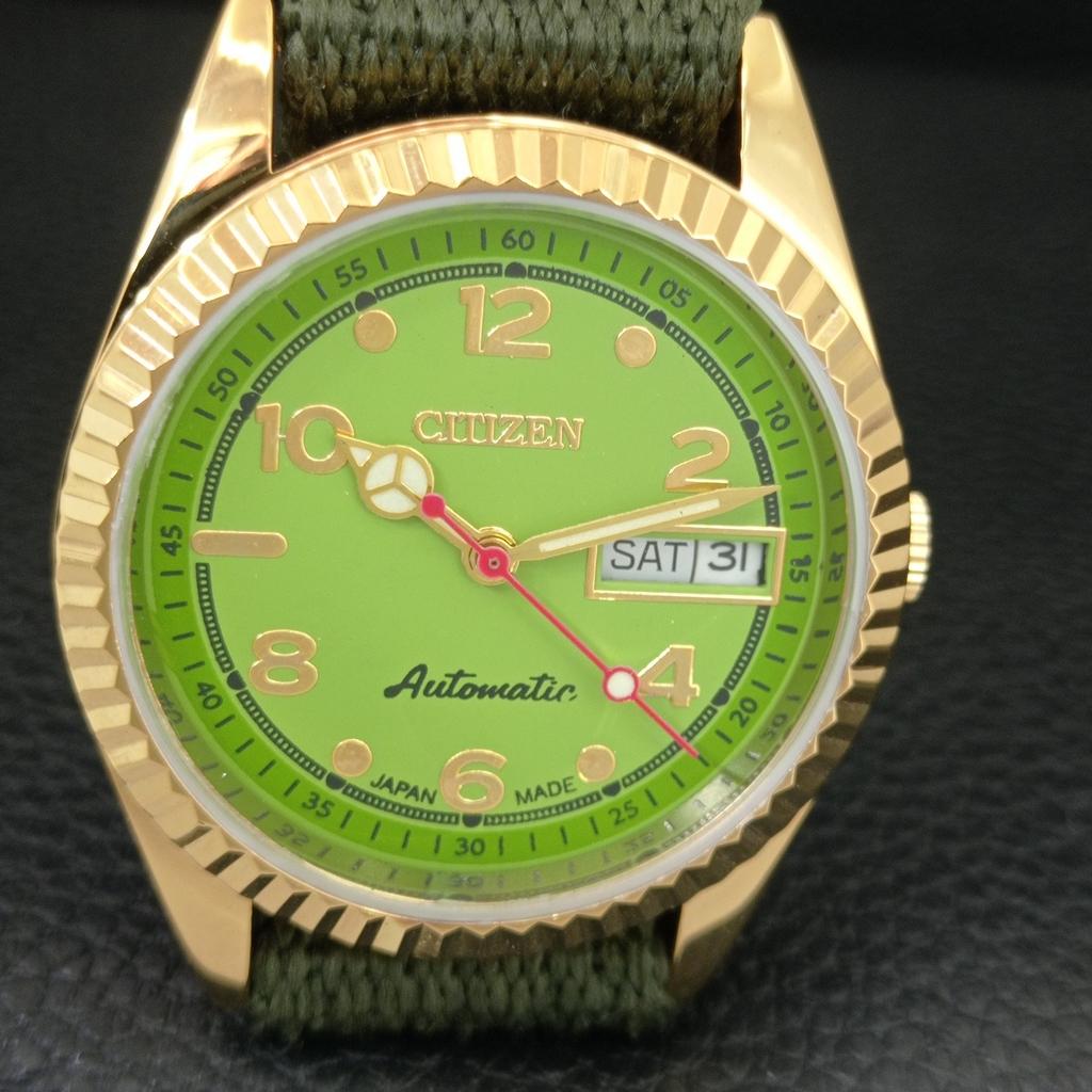 VINTAGE REFURBISHED CITIZEN AUTOMATIC 8200 JAPAN MENS GREEN DIAL WATCH a445353-1